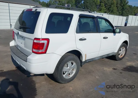 2011 Ford Escape Xlt z USA, uszkodzony, nr VIN 1FMCU9D76BKB26492